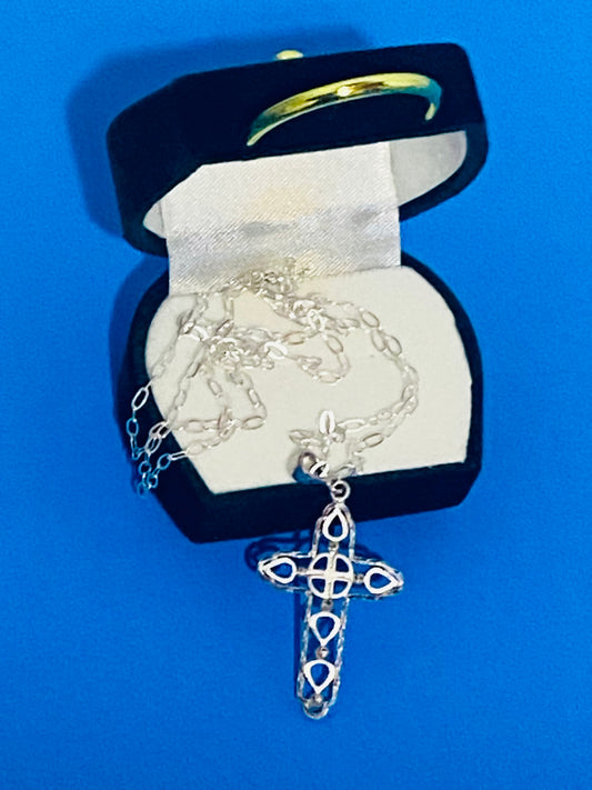 Estate Sale New 925 Sterling Silver Cross Pendant with Brilliants and Chain 18"